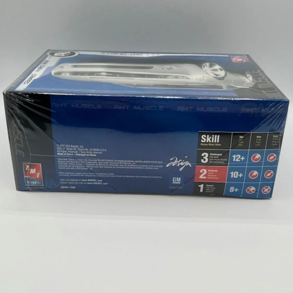AMT Ertl 2006 Chevy Camaro Muscle Model Kit Skill 2 38467 New Sealed